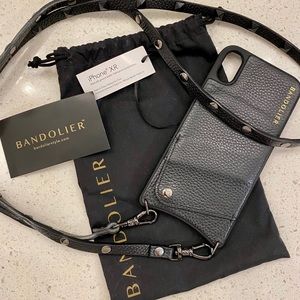 Bandolier pebble black leather case